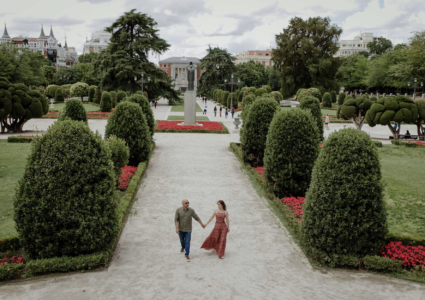 couple photo session in the retiro park in madrid